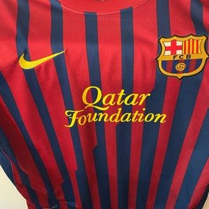 Pre-owned Barcelona Nike Dri Fit Mens soccer jersey/ size Medium.